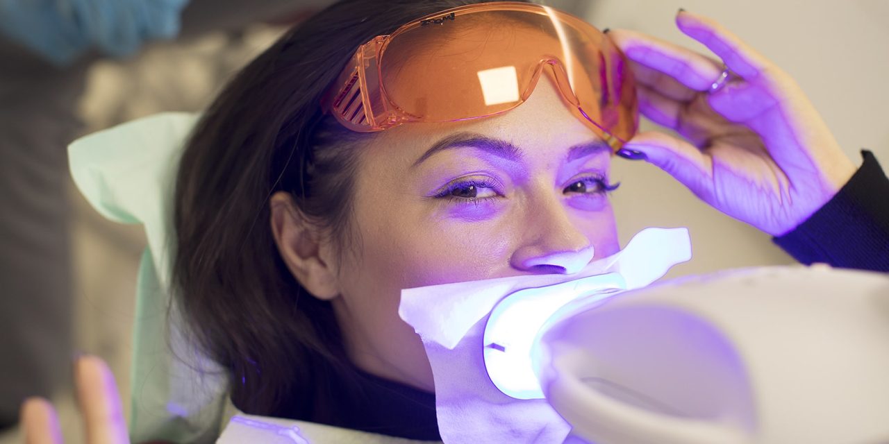 Cât costă o albire dentară profesională?