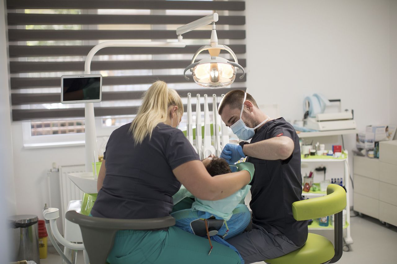 Greșeli frecvente după implant și cum să le eviți Greșeli frecvente după implant și cum să le eviți