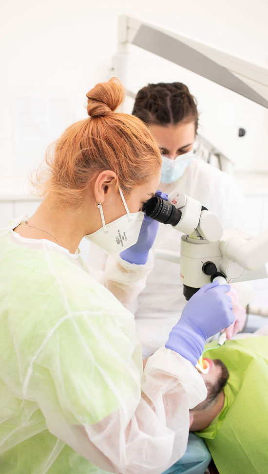 Factori care influențează durabilitatea unui implant dentar Factori care influențează durabilitatea unui implant dentar